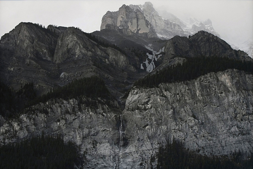 http://www.bardary.mirunadragan.com/files/gimgs/th-12_TheMountainsAreMirrors7.jpg