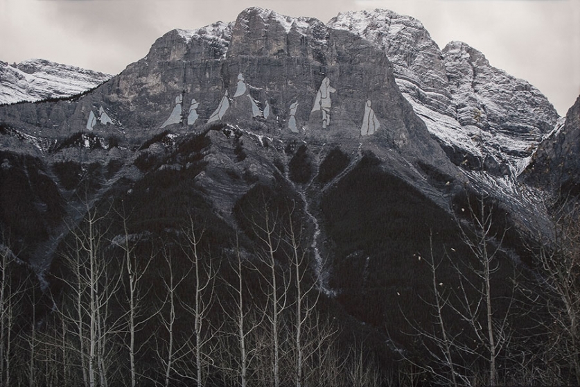http://www.bardary.mirunadragan.com/files/gimgs/th-12_Dragan07_TheMountainsAreMirrors2-web.jpg